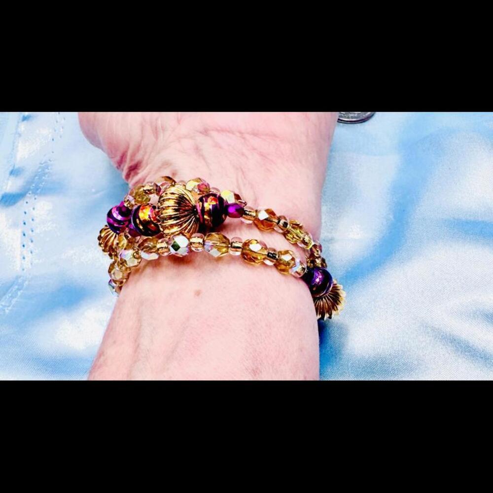 LIGHT BROWN CRYSTALS, CLEAR GLASS SEPARATORS, MIXED TONE & BEADS WRAP BRACELET - Picture 5 of 6
